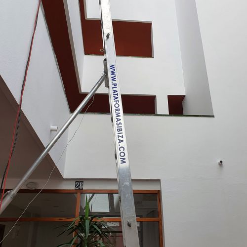 Escalera de la plataforma elevadora